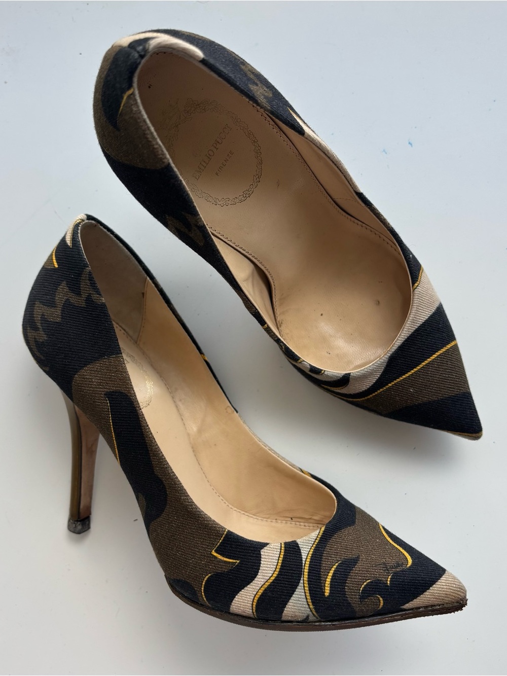 Emilio Pucci Black, Brown and Yellow Patterned Pointed-Toe Pumps